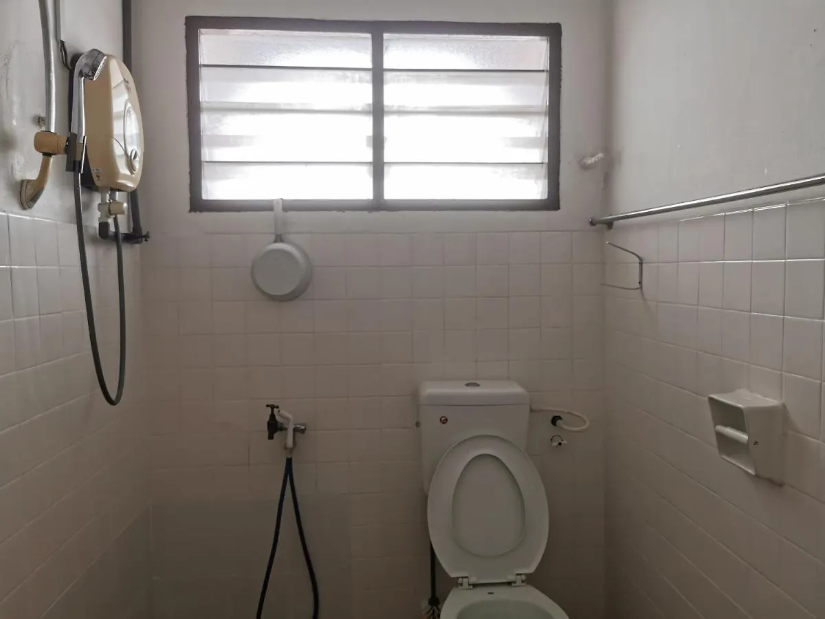 Cheerful 4-Bedrooms Residents Home Ipoh Holiday home